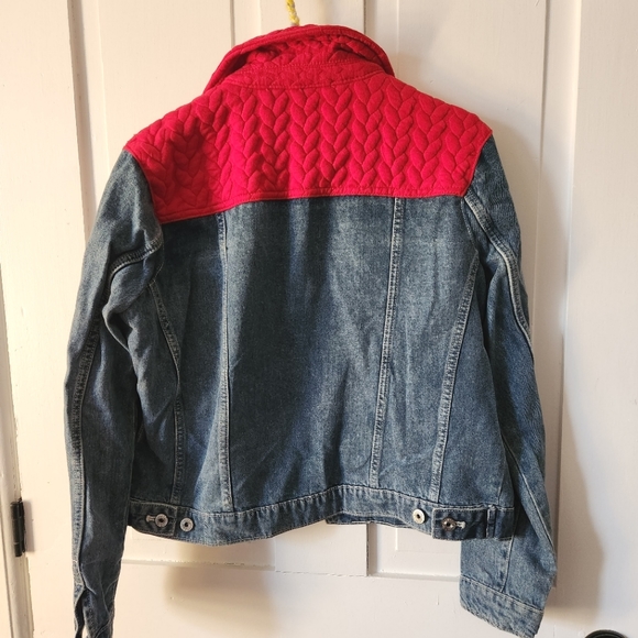 Jean jacket with red panels - Picture 2 of 4